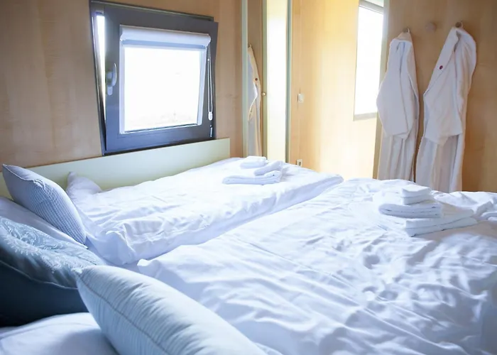 Magnolia House By The River Bb *