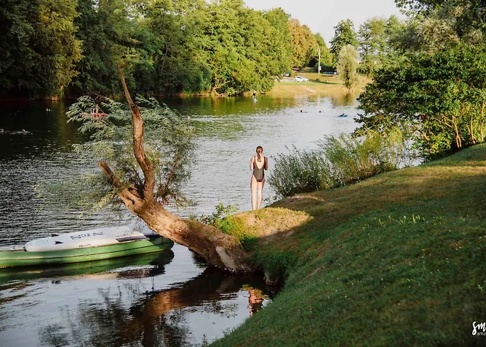 Magnolia House By The River Bb *